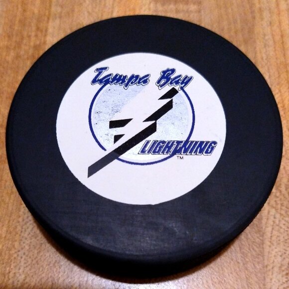 Vintage Tampa Bay Lighting NHL Hockey Puck Made In Czechoslovakia Official - Picture 1 of 10